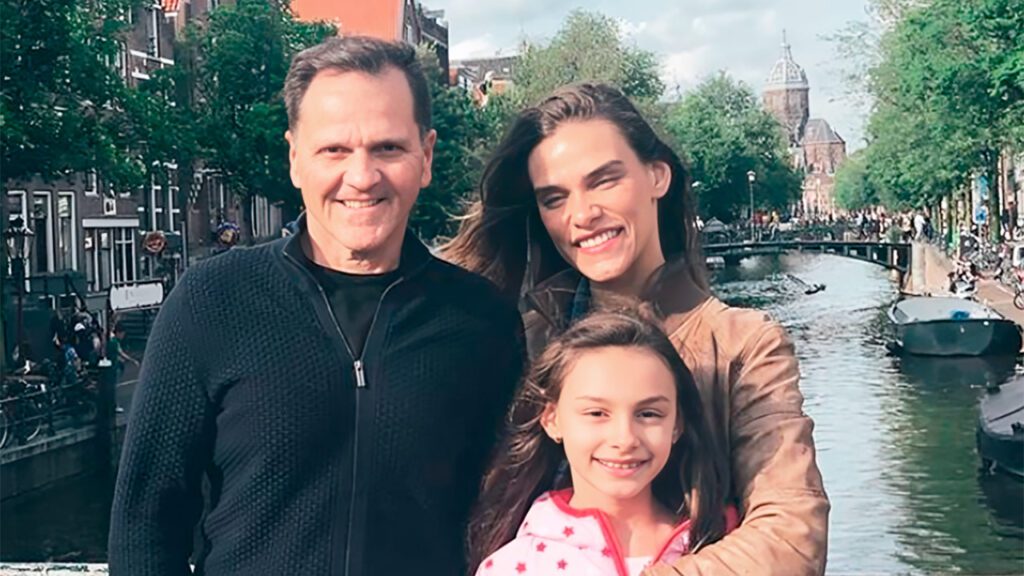 Alexandre Carvalho, Isabelle Nassar e a filha