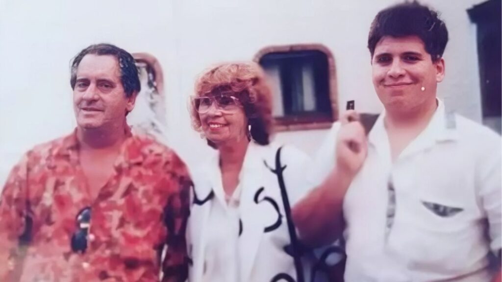 Leandro Hassum com o pai e a mãe