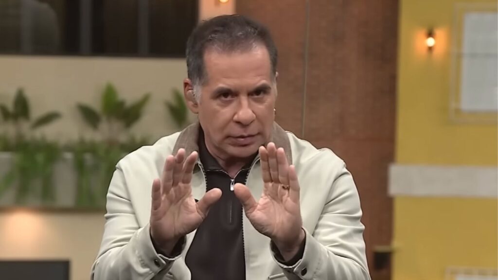 Leandro Hassum apresentando a Casa do Patrão
