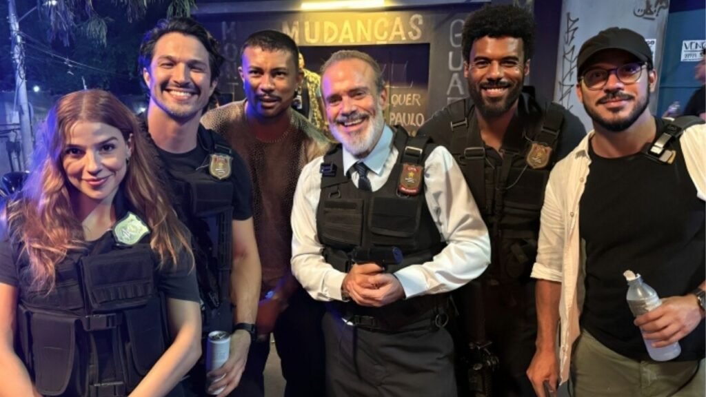 Dudu de Oliveira com companheiros de elenco de Três Graças